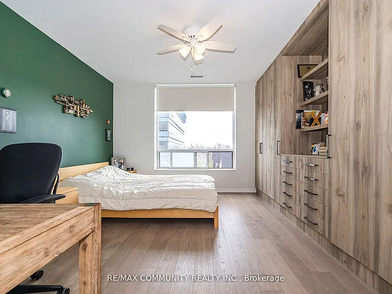 980 Yonge St #513 — Photo 18