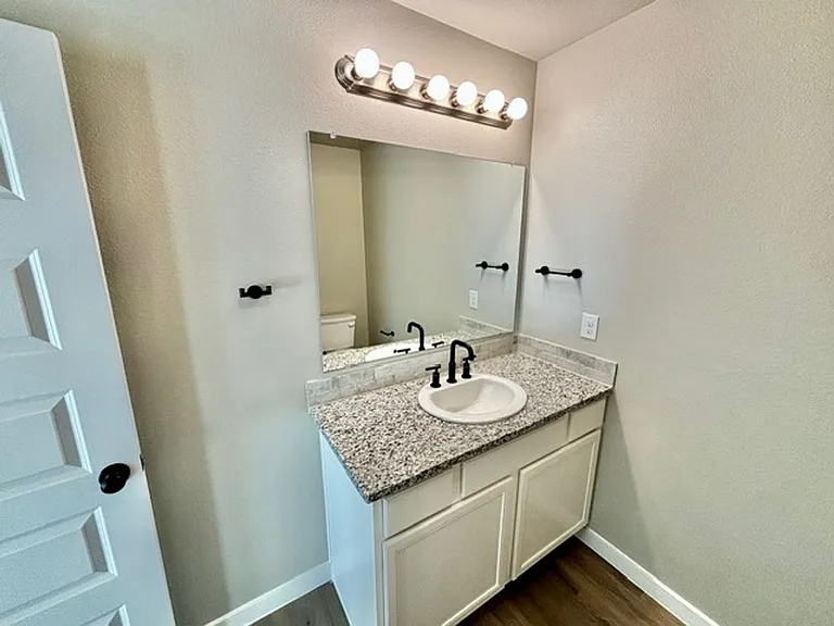 2612 Tiffin Ave — Photo 11
