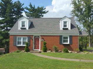 211 Hilltop Ln, Washington, PA 15301