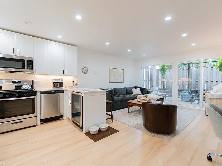 924 W Wrightwood Ave #A1 — Photo 4