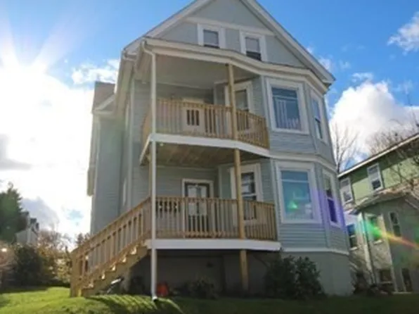 74 Green Hill Pkwy, Worcester, MA 01605