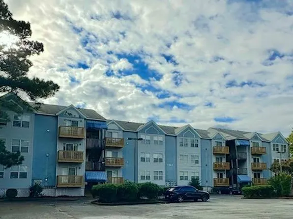 1563 N King St APT 121, Hampton, VA 23669