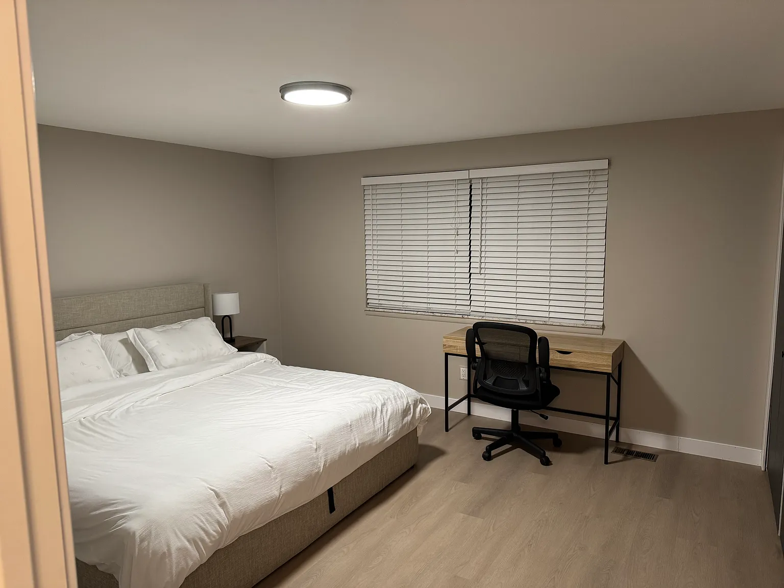 2 bed, 1400 sqft, $2,200 — Photo 3