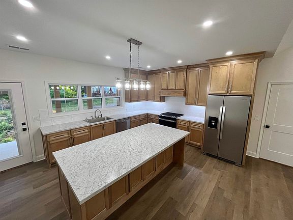 5th image of 145 Paine Rd
