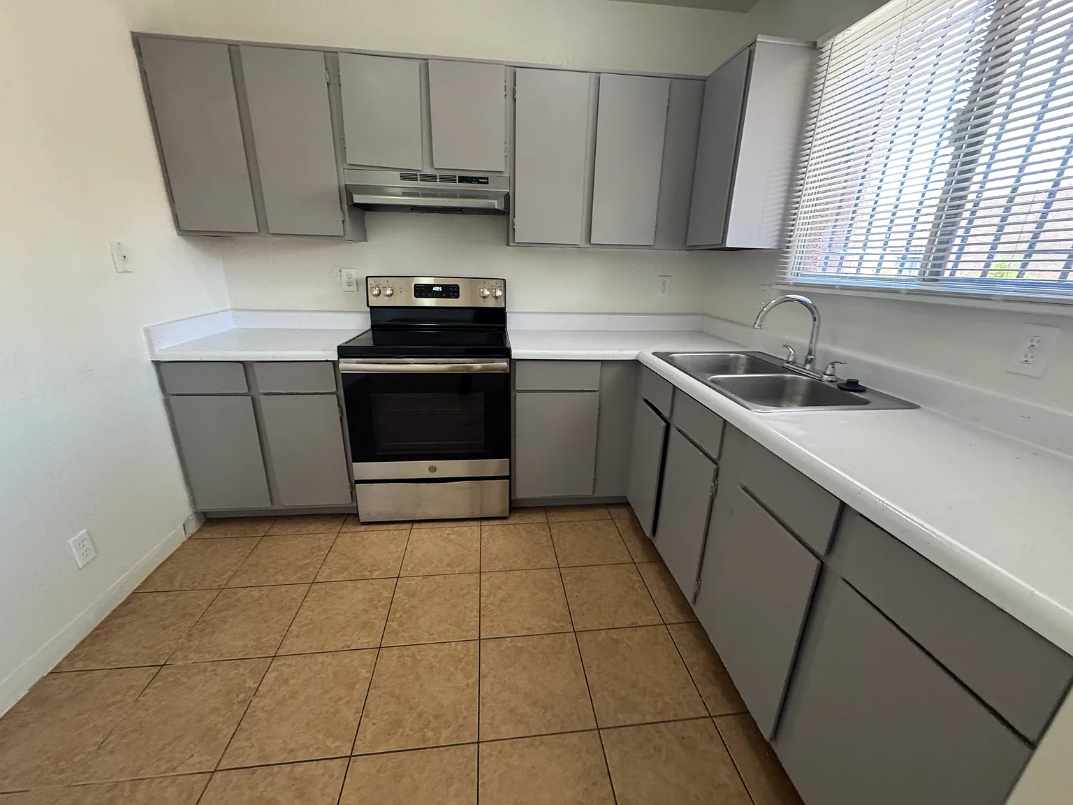 2 bed, 780 sqft, $1,150 — Photo 3