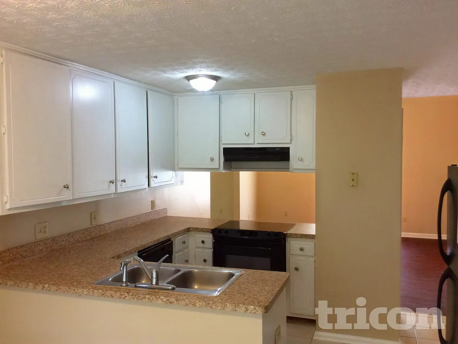 619 Woodknoll Court Jonesboro GA — Photo 4