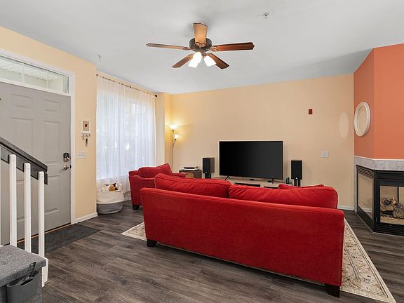 2nd image of 25 S Gardens Way