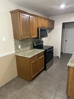 4109 Fossil Ridge Dr — Photo 4