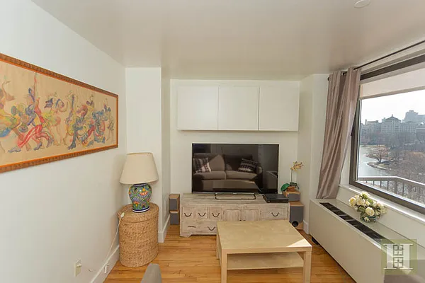Rented by Halstead Real Estate | media 3