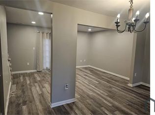 12 Luffing Ct, Essex, MD 21221