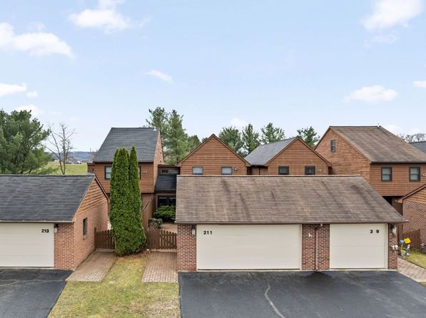 211 Patio Dr, Endwell, NY 13760