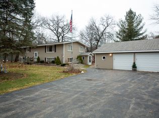 1716 Nish Rd, Crystal Lake, IL 60012
