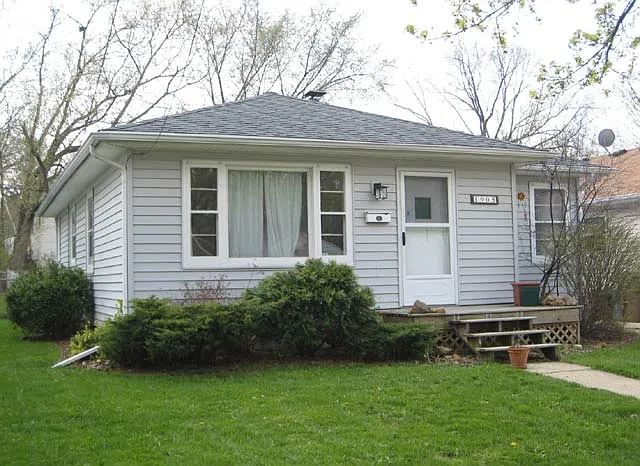 1905 Schlimgen Ave — Photo 1