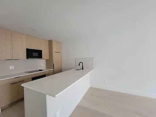 Rented by SERHANT. | media 1