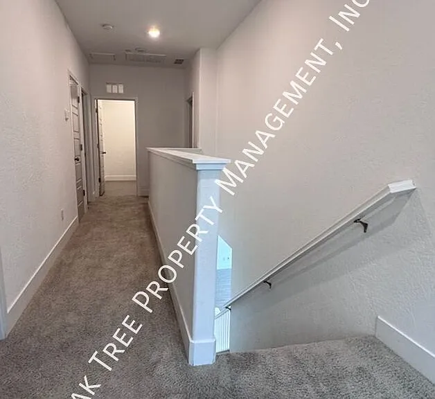 978 Lester Ave — Photo 11