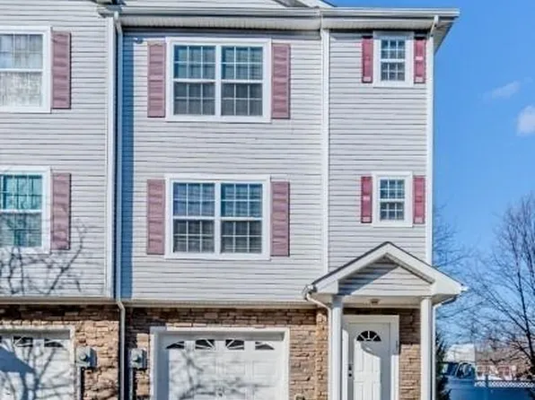 17 Liam St, Somerset, NJ 08873