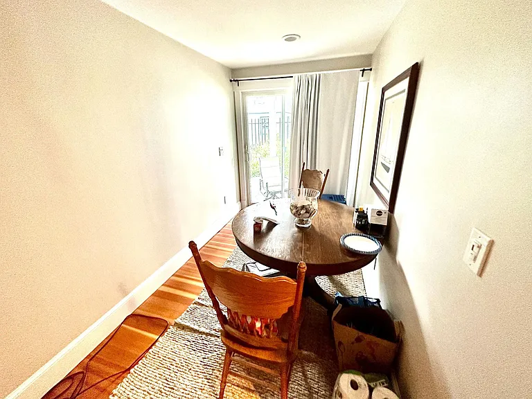 54 Dixon St #A — Photo 4