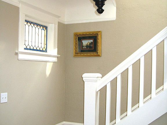 GRACIOUS ENTRY HALL