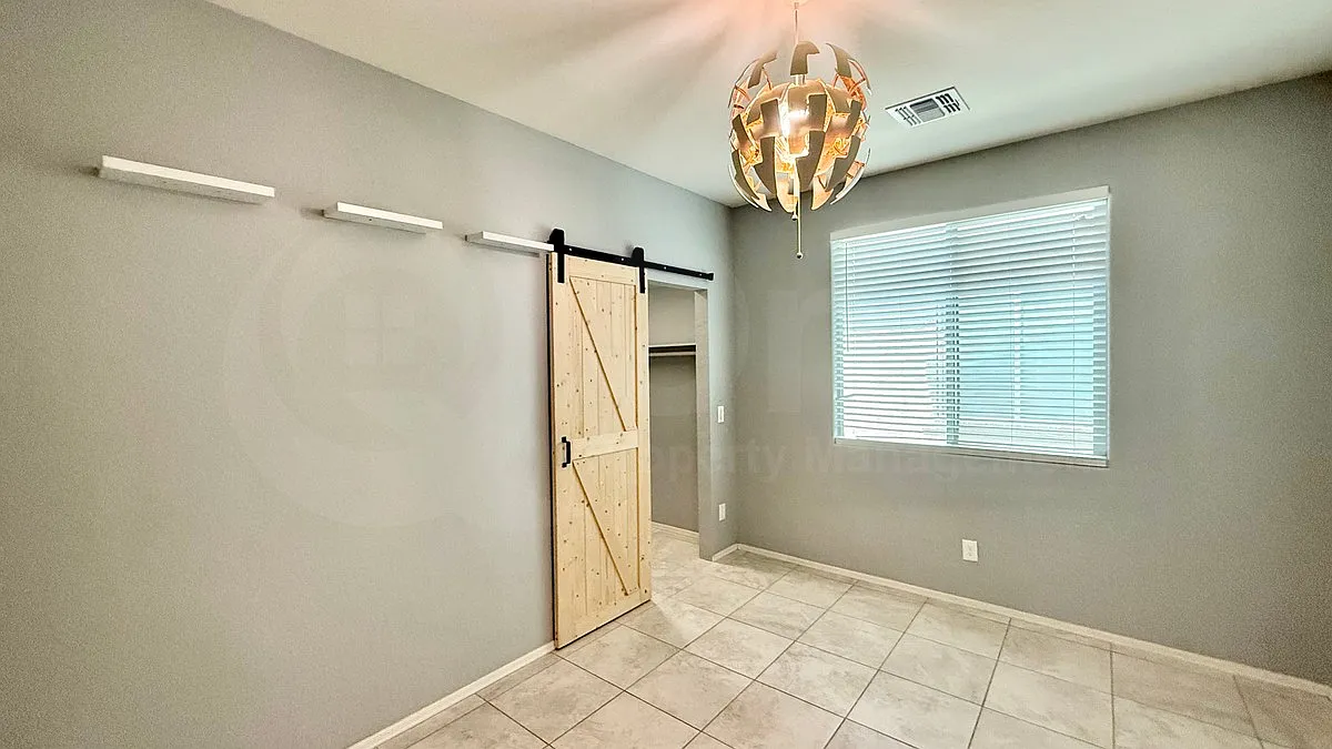 5 bed, 3.0 bath, 2661 sqft, $2,699 — Photo 4