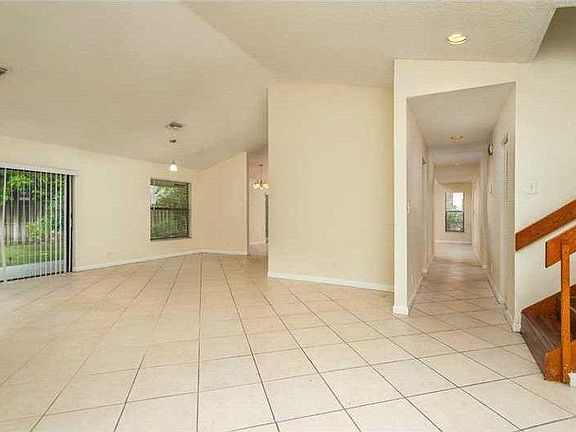 4th image of 5245 NW 74th Ter