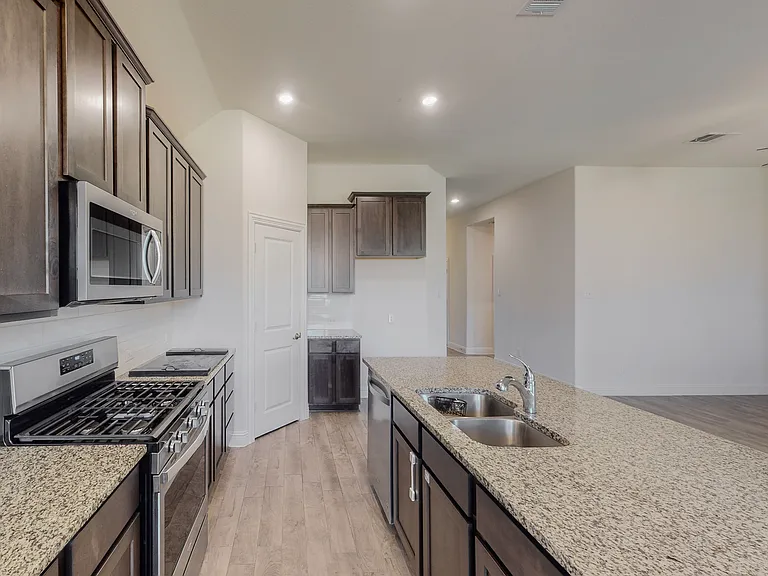 11029 Klondike Ln — Photo 16