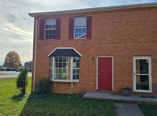 214 Nottoway Dr, Stephens City, VA 22655