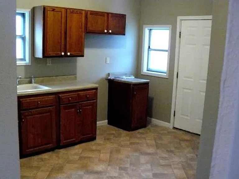 SW — Photo 13