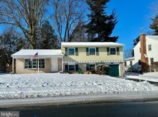 1912 Crooked Oak Dr, Lancaster, PA 17601