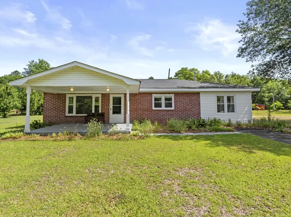 4517 Festival Trail Rd, Wagener, SC 29164