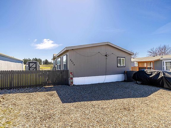 3rd image of 3424 E Garrison Ln