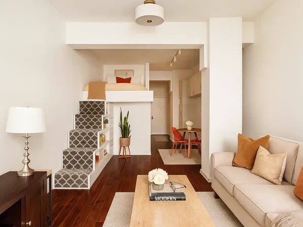 310 East 23rd Street 5B image 2 of 6