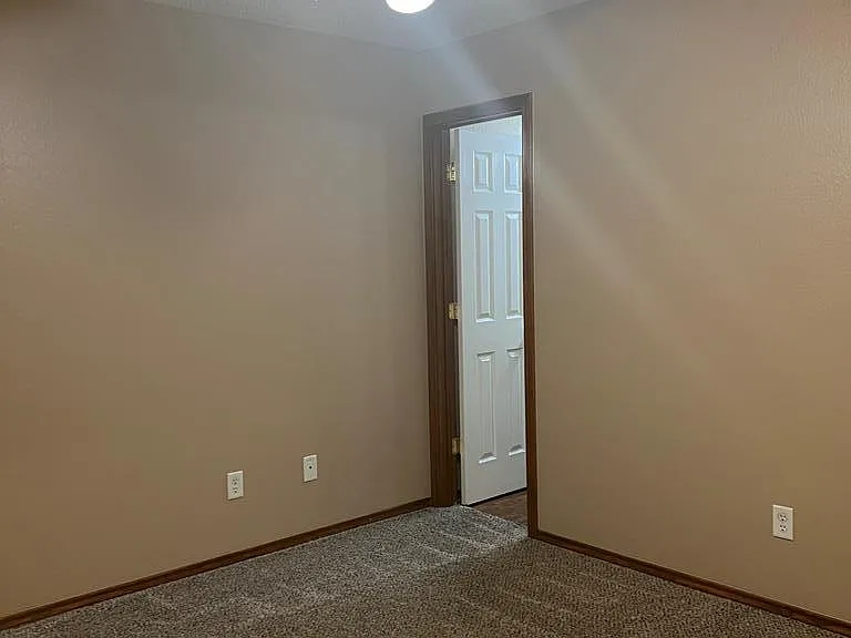 5104 Galloping Way — Photo 13