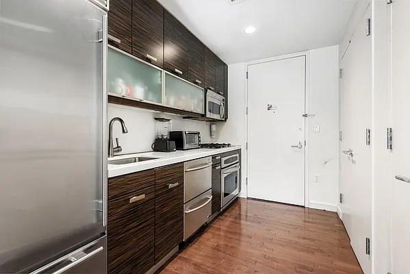 Rented by Compass | media 19