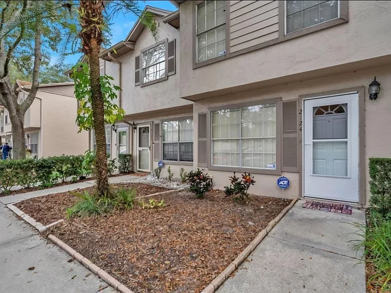 2124 Fletchers Point Cir — Photo 12
