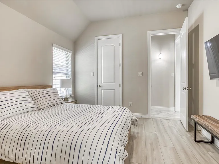 29114 Davenport Dr — Photo 34