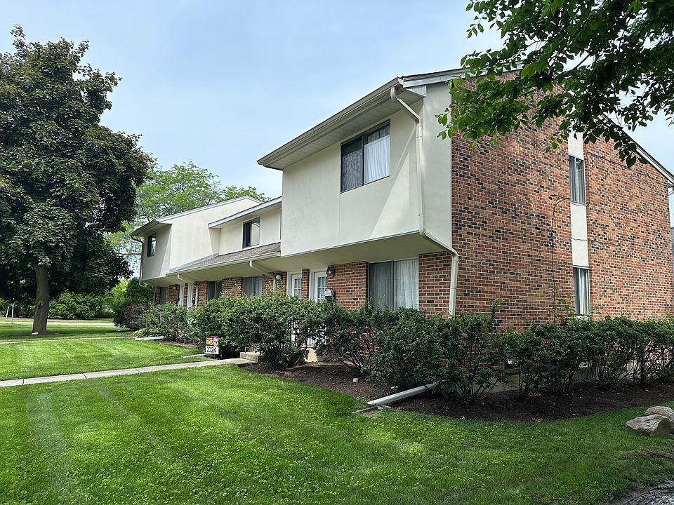 1st image of 220 W Park Ave
