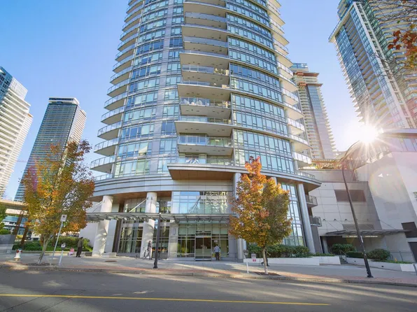 2008 Rosser Ave #604, Burnaby, BC V5C 0H8