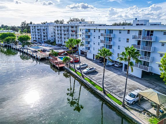 4th image of 80 S Shore Dr APT 308