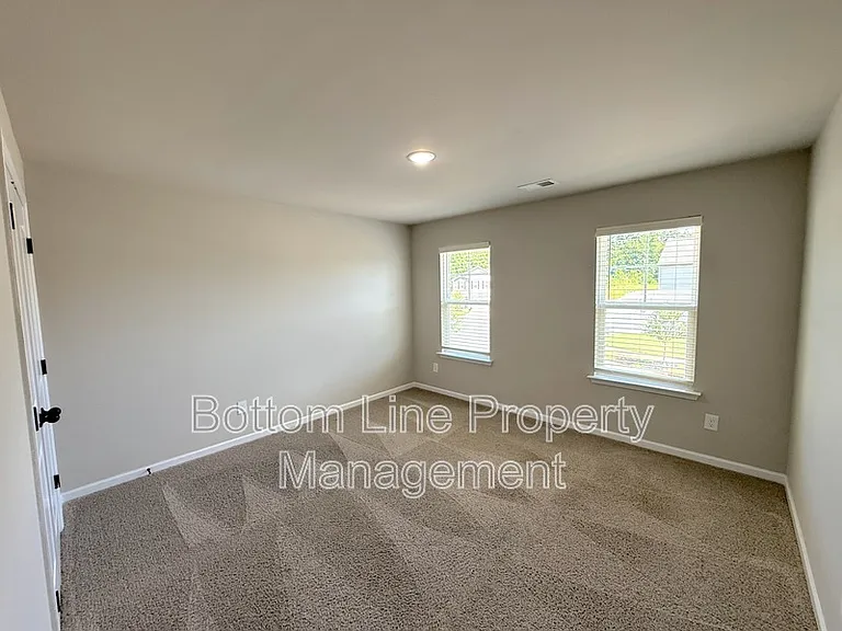 9016 Stoney Waters Ct — Photo 14