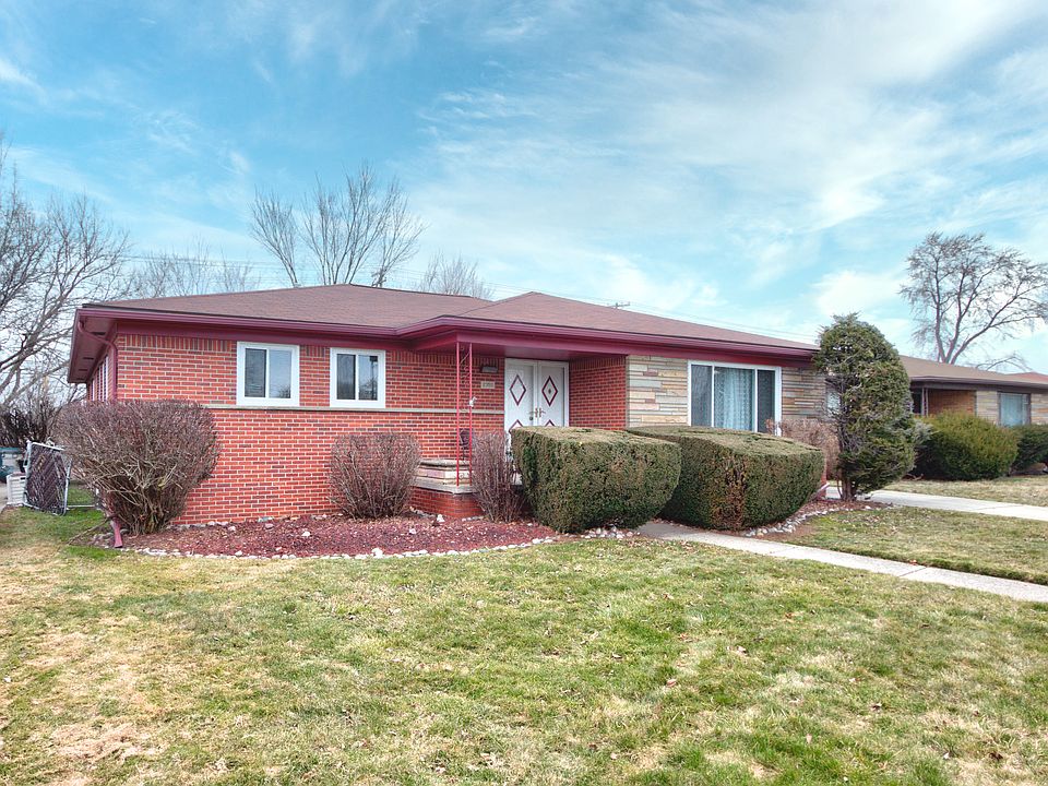 1st image of 23511 Beverly Ave