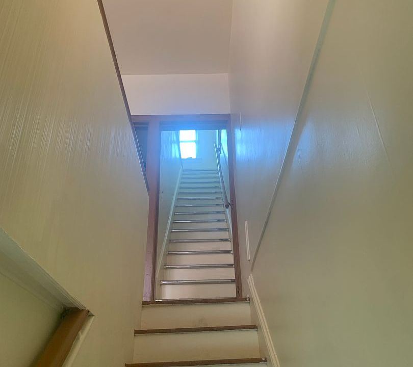 1st image of 659 W Market St Floor 2