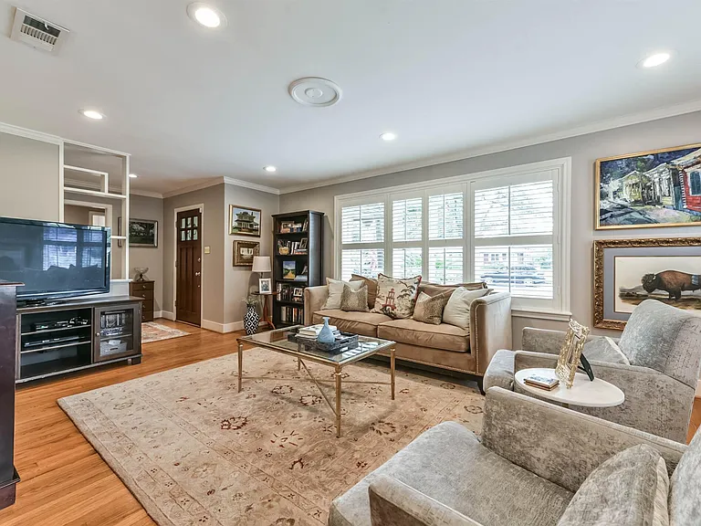 906 Bay Oaks Rd — Photo 8