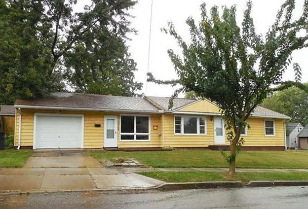 570 Wyandot Ave — Photo 1