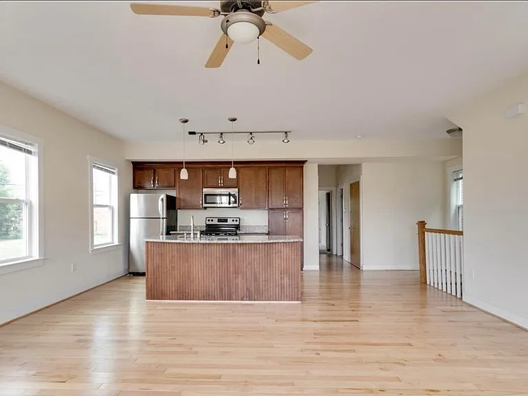 1325 Porter St #B — Photo 5