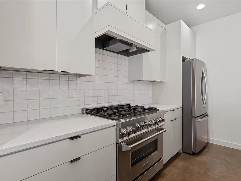 2509 S 4th St — Photo 13