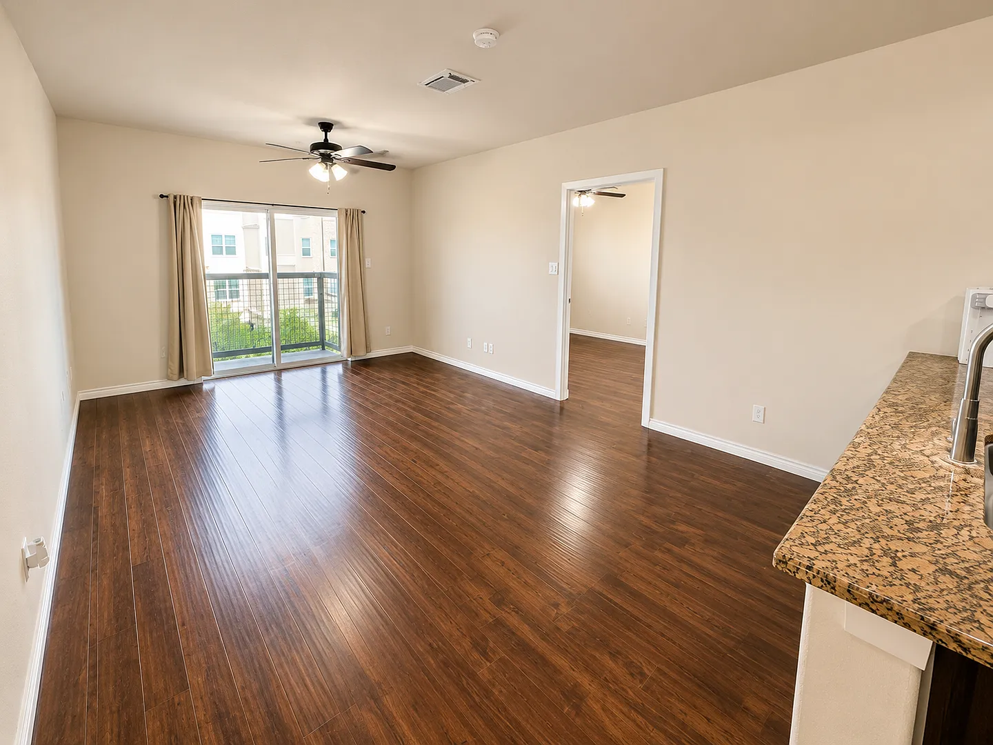 Elegant 2-Bedroom Urban Condo with Pool Views & Resort-Style Amenities — Photo 4
