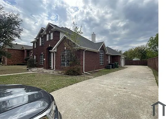 513 Hickory Dr — Photo 13
