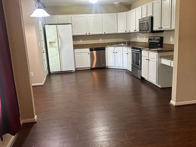 404 Gibson Forest Dr — Photo 5