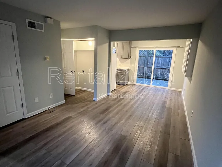 141 W Agua Caliente Rd #D — Photo 2