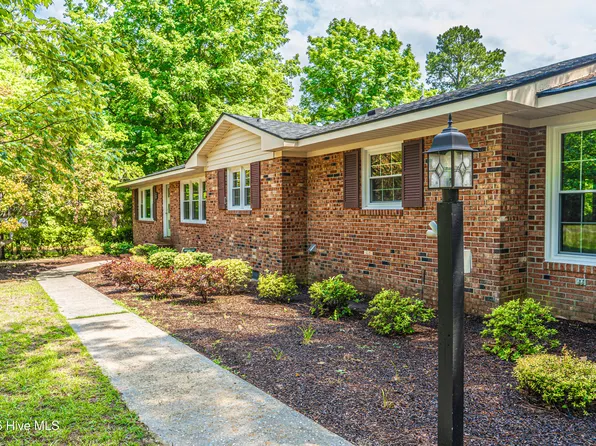 615 E Philadelphia Avenue, Pinebluff, NC 28373